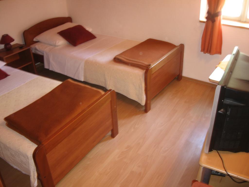 Apartments Darinka Skradin Chambre photo