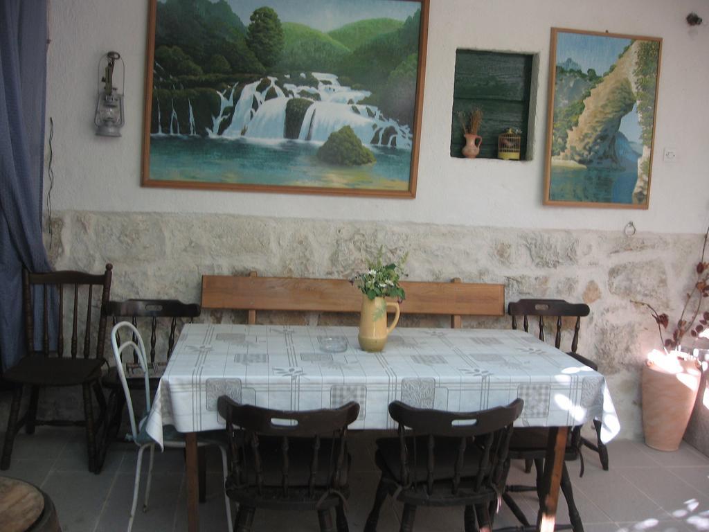 Apartments Darinka Skradin Chambre photo